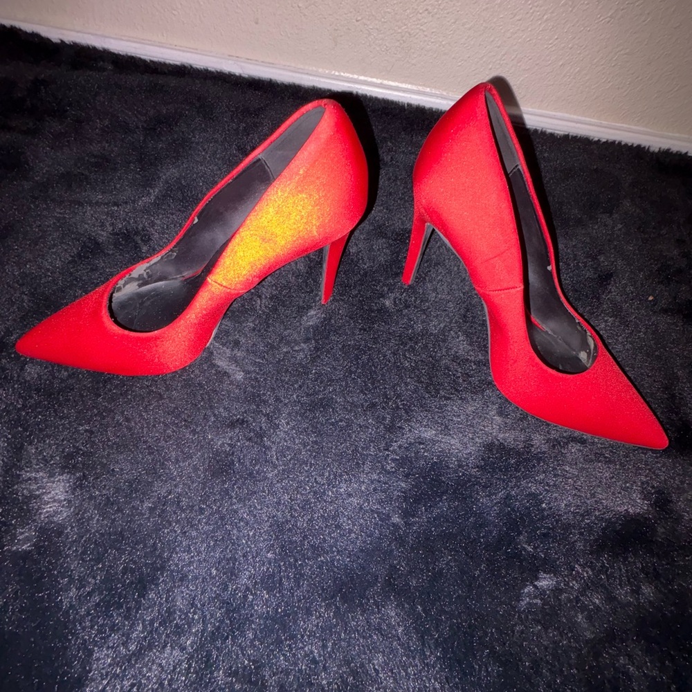 Elegant Red Stiletto Heels - Picture 2 of 10